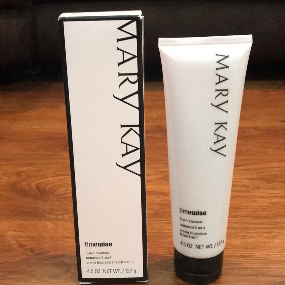 MaryKay Timewise 3 in 1 cleanser: Comb to Oily